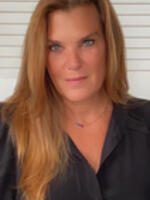 샤를린 카가ן LMSW